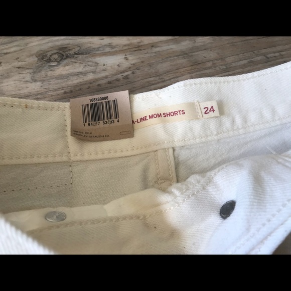 Levi’s mom shorts - Picture 7 of 7